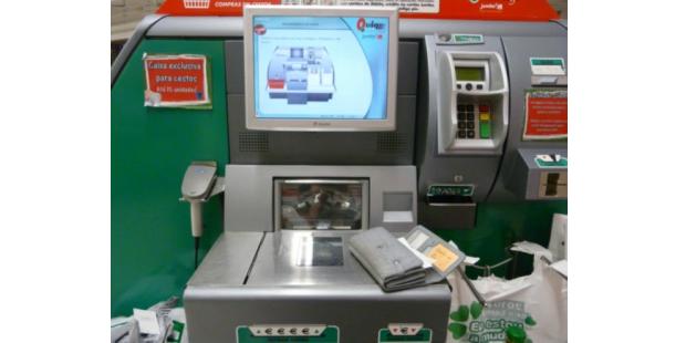 Atenção: É desta forma que as lojas sabem quando os clientes roubam nas caixas de atendimento automático