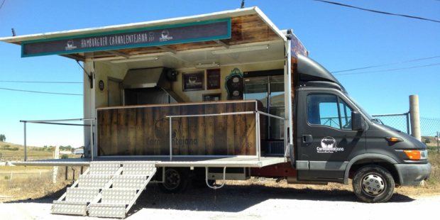 versus-car-catering-20m2-dreammedia