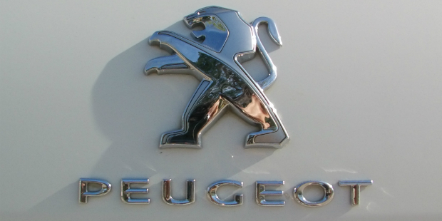 Stellantis mexe na estrutura e nomeia Alain Favey como CEO da Peugeot