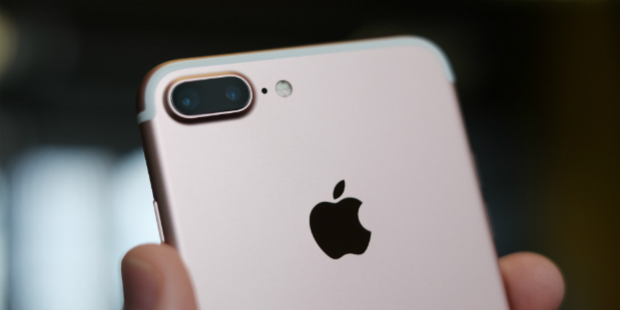 Apple acelera envio de iPhones da Índia para os EUA para contornar tarifas de Trump sobre produtos chineses