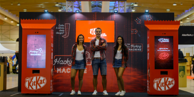 kitkat Hacking Machine