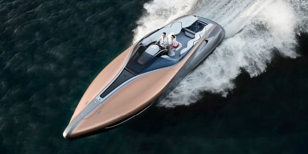 Iate Lexus sport