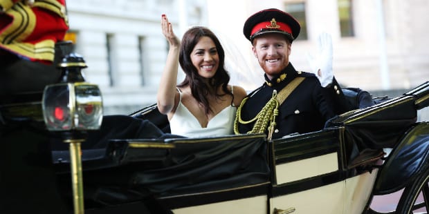 easyjet sosias harry e meghan