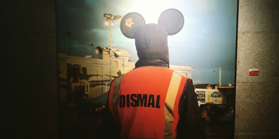 banksy dismaland alfandega