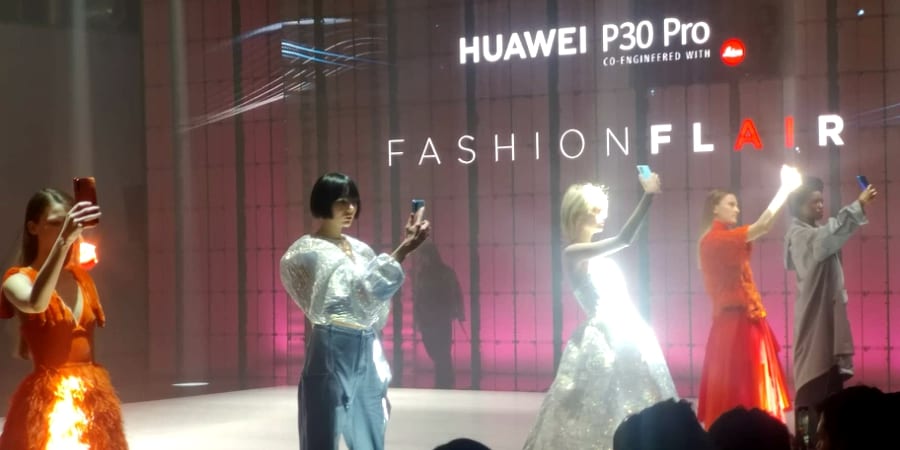 FashionFlairDesfile huawei moda