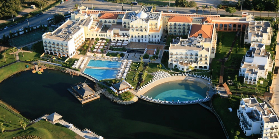 hip Hotel The Lake Spa Resort