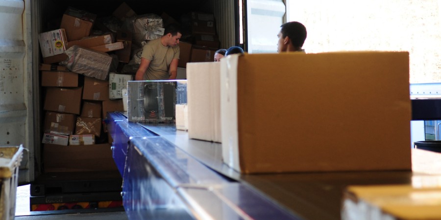 Há um novo esquema no e-commerce. Clientes estão a ficar com os produtos à borla graças a truque fraudulento