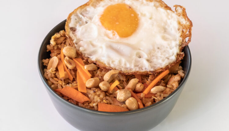 kids_frango_frito_thai_com_ovo_Mixed_Martial_Rice