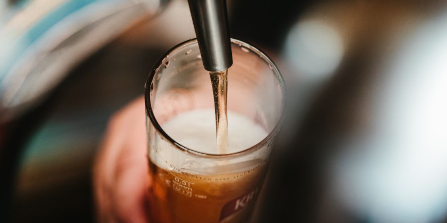 Há uma nova cerveja no mercado e é feita com folha de coca