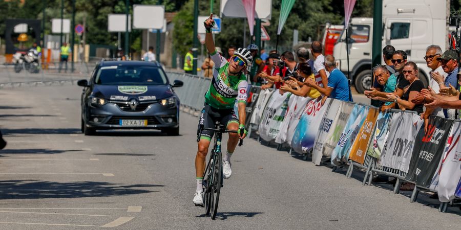 Uriage vai pedalar pela protecção solar na Volta a Portugal em Bicicleta