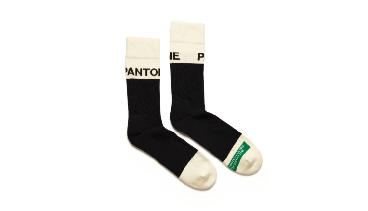 BENETTON X PANTONE 6AO32700U_904 – 9,95 EUROS