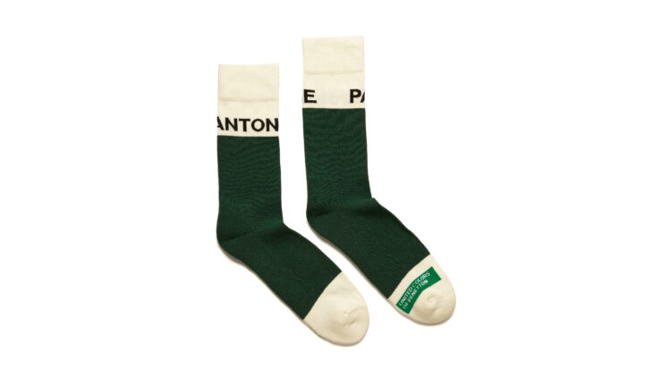 BENETTON X PANTONE 6AO32700U_905 – 9,95 EUROS