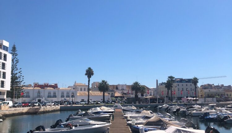 02. Marina de Faro © Klaudia Piaskowska via Unsplash