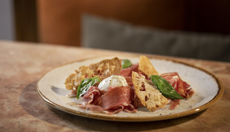 CASA_MIA_BURRATA_PROSCIUTTO_01