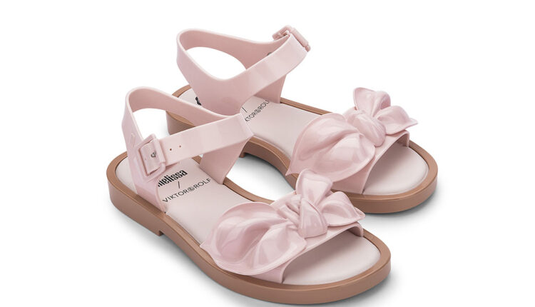 MELISSA_VIKTOR&ROLF_MAR SANDAL TIE_PVP 95 EUR_33600.AK430UN