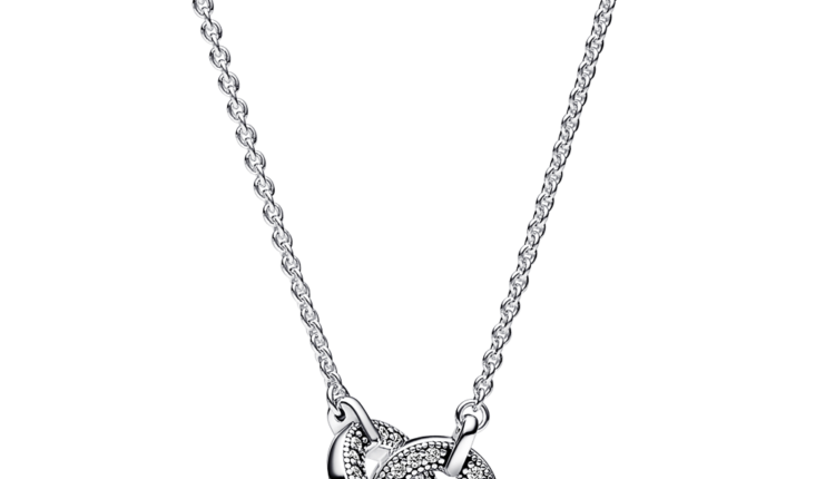 Colar Pandora Signature Intertwined Pavé Pendant Necklace em prata 925 e zirconias, 79euros_392736C01