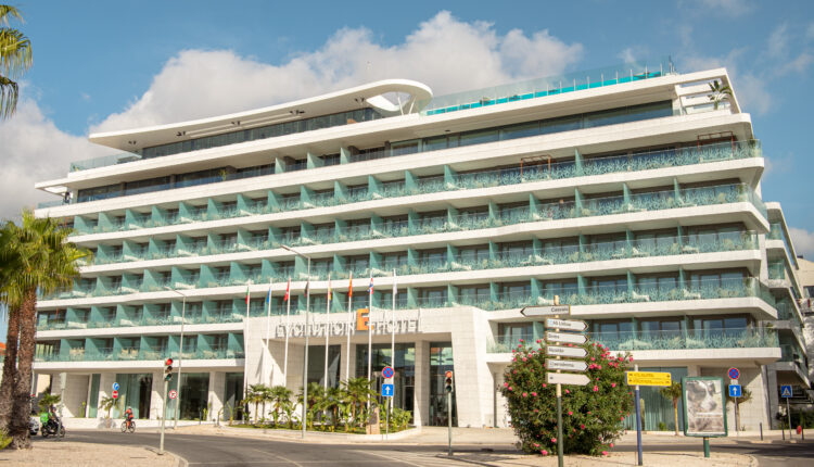 2_evolution-cascais-estoril-hotel_facade