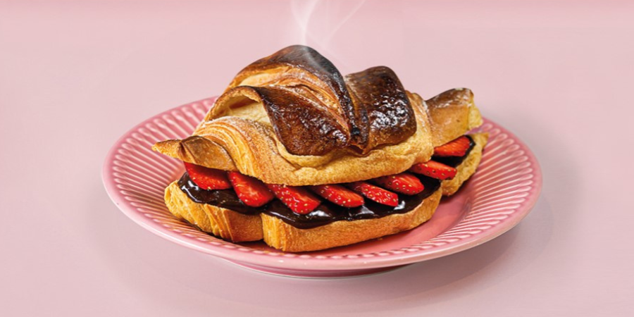 São Valentim rima com… croissant com chocolate e morangos