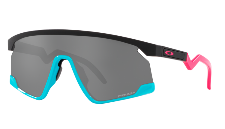 Oakley, à venda na Sunglass Hut – 165 euros