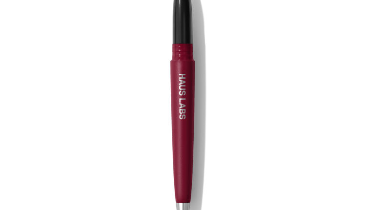 LeMonsterLipCrayon_GarnetMatte_SiloCapOnRBG