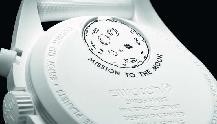 sc01_24_BioceramicMoonSwatch_MissionToTheMoonphase_close-up back_Print