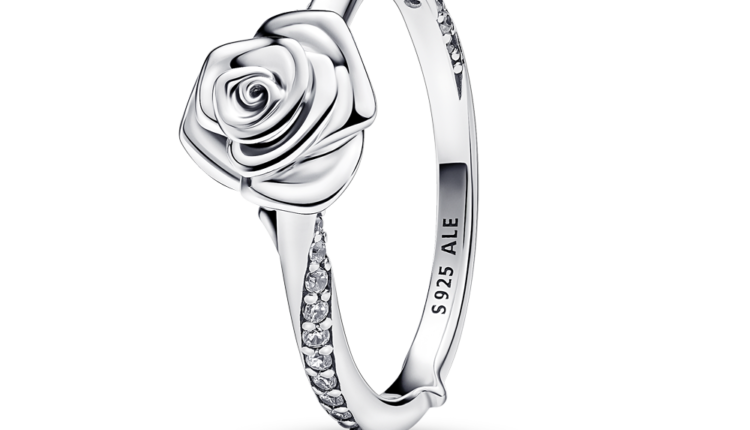 Anel Pandora Rose in Bloom em Prata 925 e zircónias_49euros_ 193215C01