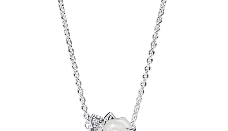 Colar Pandora White Rose in Bloom Collier Necklace em Prata 925, zirconias e madreperola man-made em bioresina_79euros_393206C01