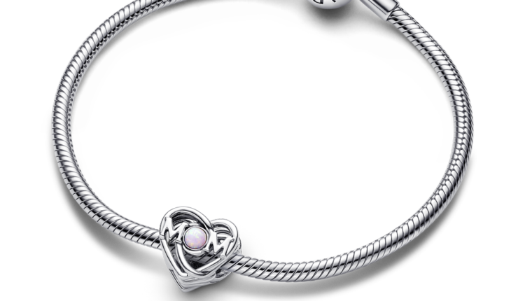 Conta Pandora Openwork Mum & Heart Charm em Prata 925 e opala criada em laboratorio_49euros_793233C01_V3