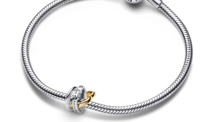 Conta Pandora Two-tone Stepmum Entwined Hearts Charm em Prata 925 e liga com revestimento de Ouro 14K_39euros_763244C00_V3