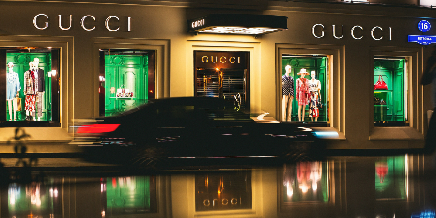 Do luxo ao outlet: Gucci enfrenta fase turbulenta