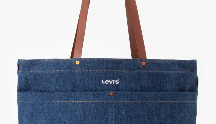 LEVI_S_WOMEN_S HERITAGE TOTE-ALL_D7959-0002