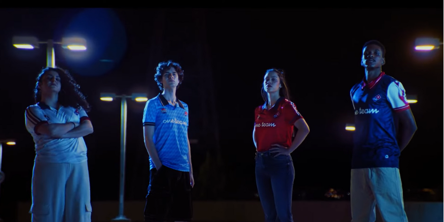 Domino’s e Pepsi juntam-se à febre do futebol com lançamento de camisolas