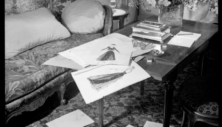 7_François Kollar (1904-1979). O apartamento de Coco Chanel no Ritz esboços de moda