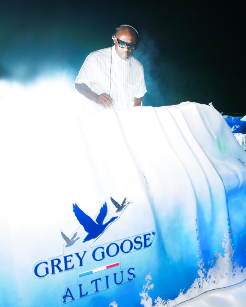 Descubra a ligação entre a nova vodka de luxo da Grey Goose e Idris Elba