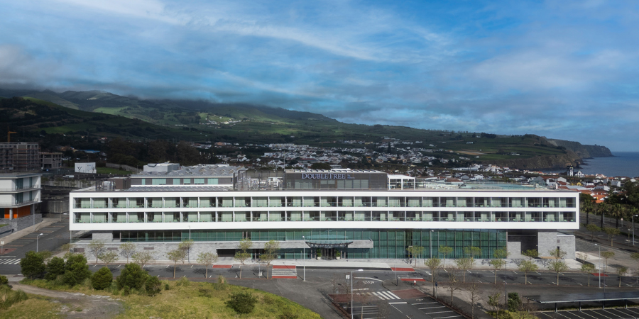 Já pode visitar os Açores e dormir num Hilton: marca abre o primeiro hotel em São Miguel