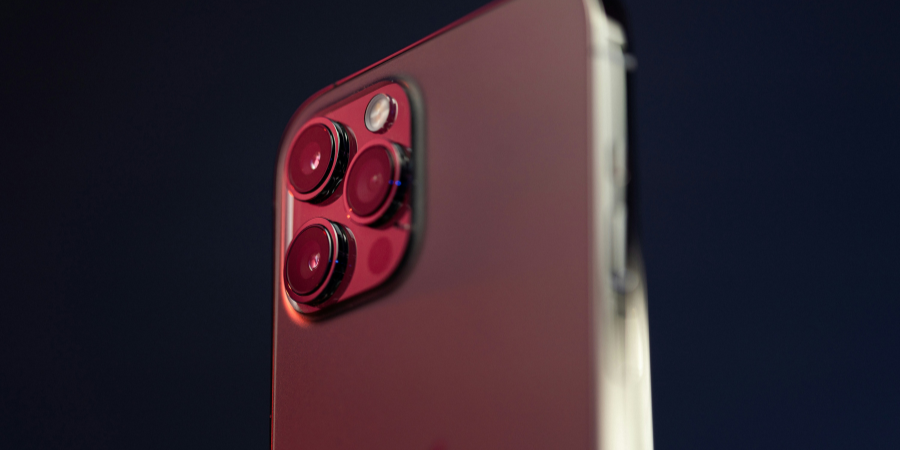 Apple pondera subir preços do iPhone 17 para compensar tarifas. Quanto poderá custar?