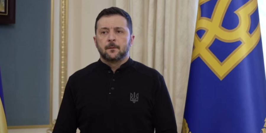 Crítica à roupa de Zelensky fez com que vendas disparassem e muitos dos pedidos vêm dos EUA