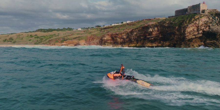 Vangest lança mini-série com surfista britânico Andrew Cotton em campanha para unir marcas históricas
