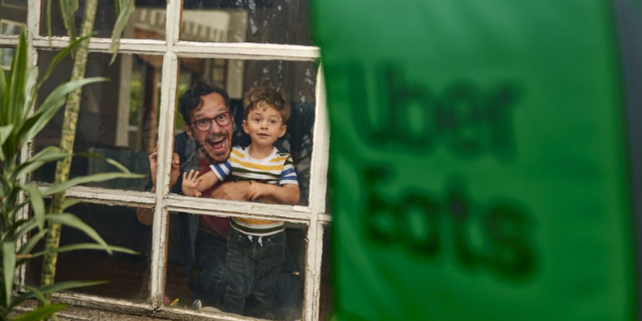 Se conseguir manter um ovo da Páscoa equilibrado numa colher de pau, a Uber Eats pode recompensá-lo