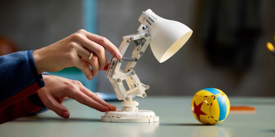 LEGO celebra os 40 anos da Luxo Jr. com novo set dedicado ao ícone da Pixar